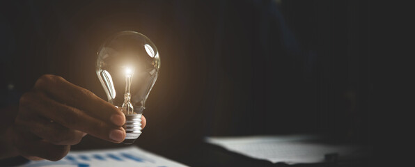 叶片一能进行光合作用着部位是（　　）A．只有表皮细胞B．只有叶肉细胞C．只有保卫细胞D．所有含叶绿体的