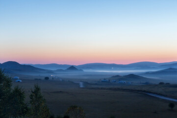 蚂蚁幼儿园大班韵律活动教案